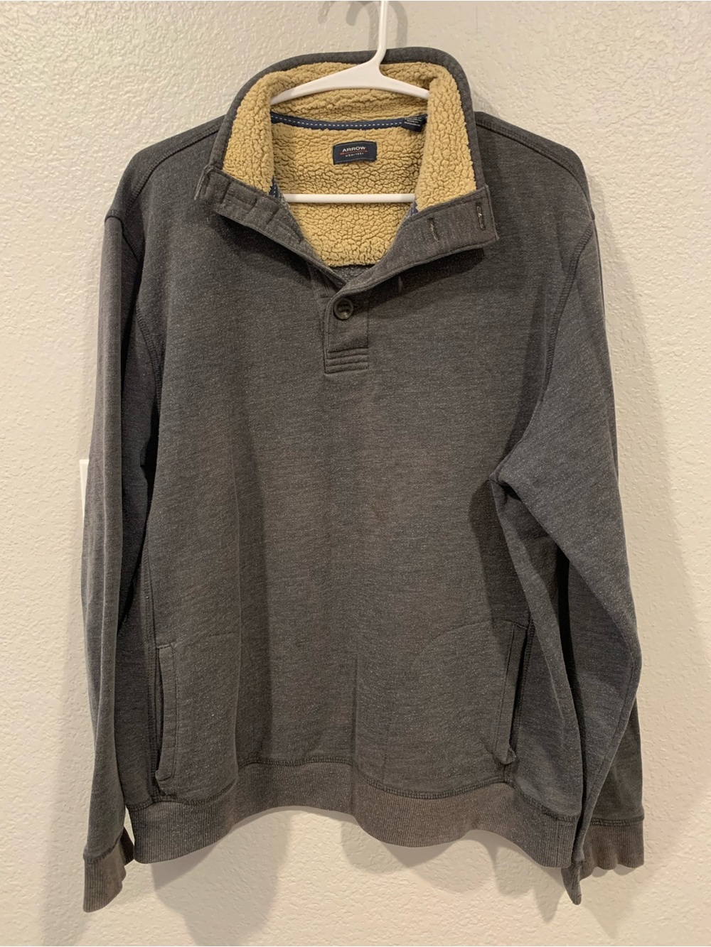 Arrow Men’s Gray Crewneck Sweater with Cream Sherpa Collar